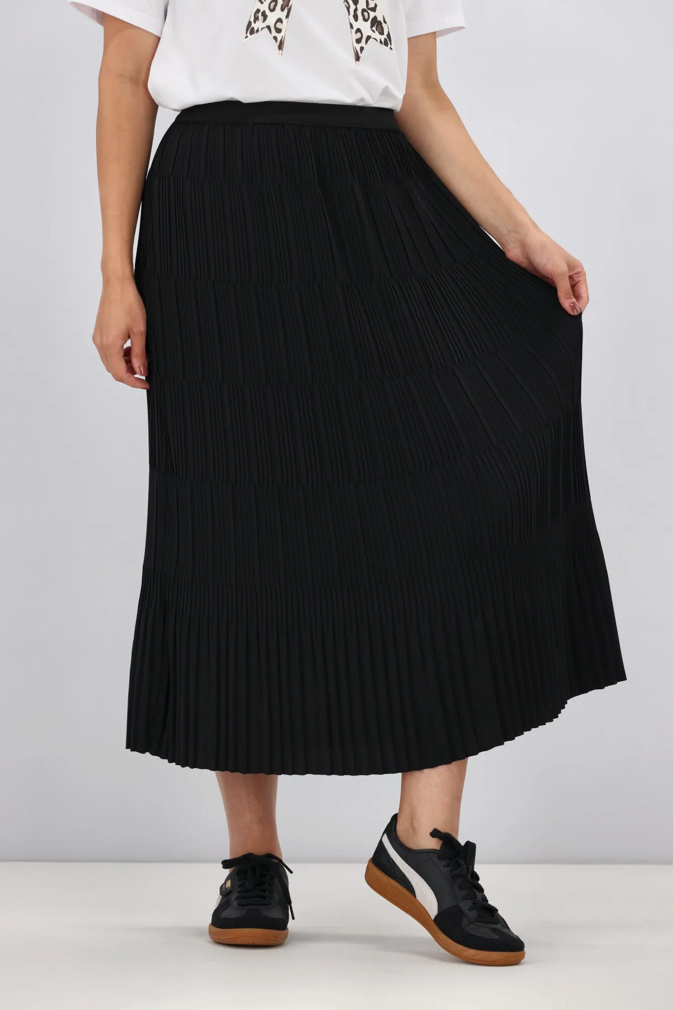 Gloss the Label Ricco Pleated Skirt Black