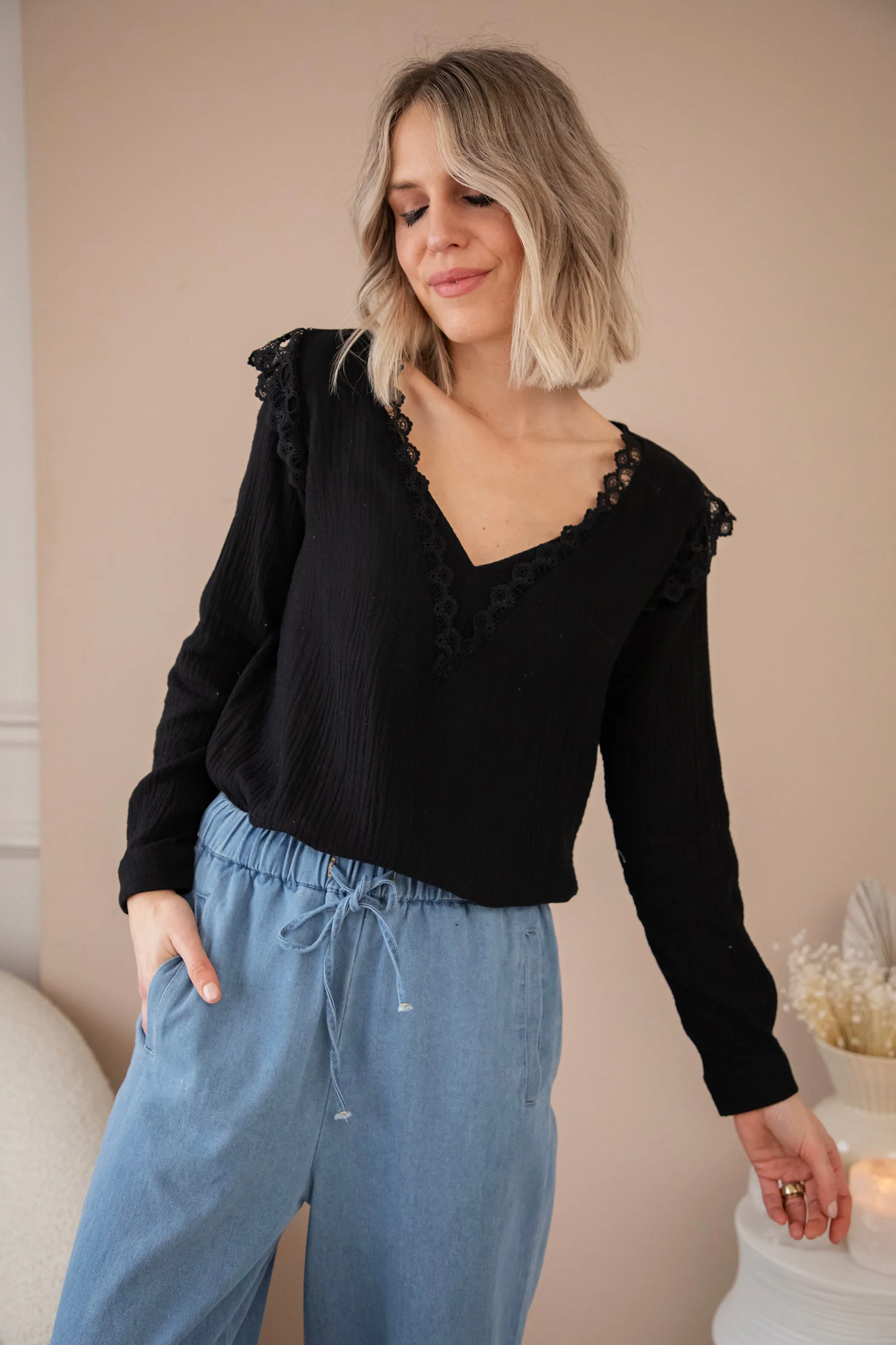Love The Lace & Tetra Black - Blouse