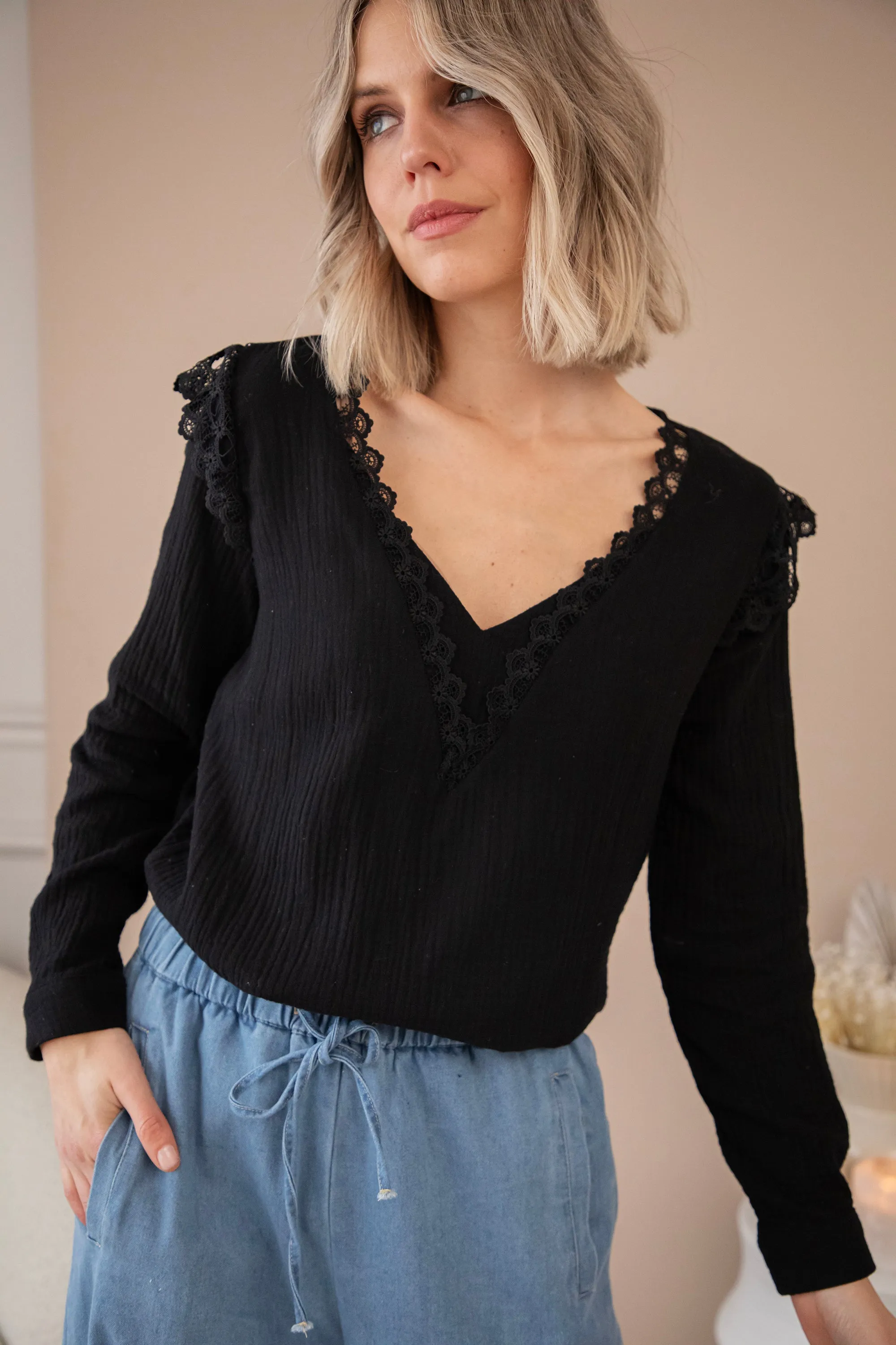Love The Lace & Tetra Black - Blouse