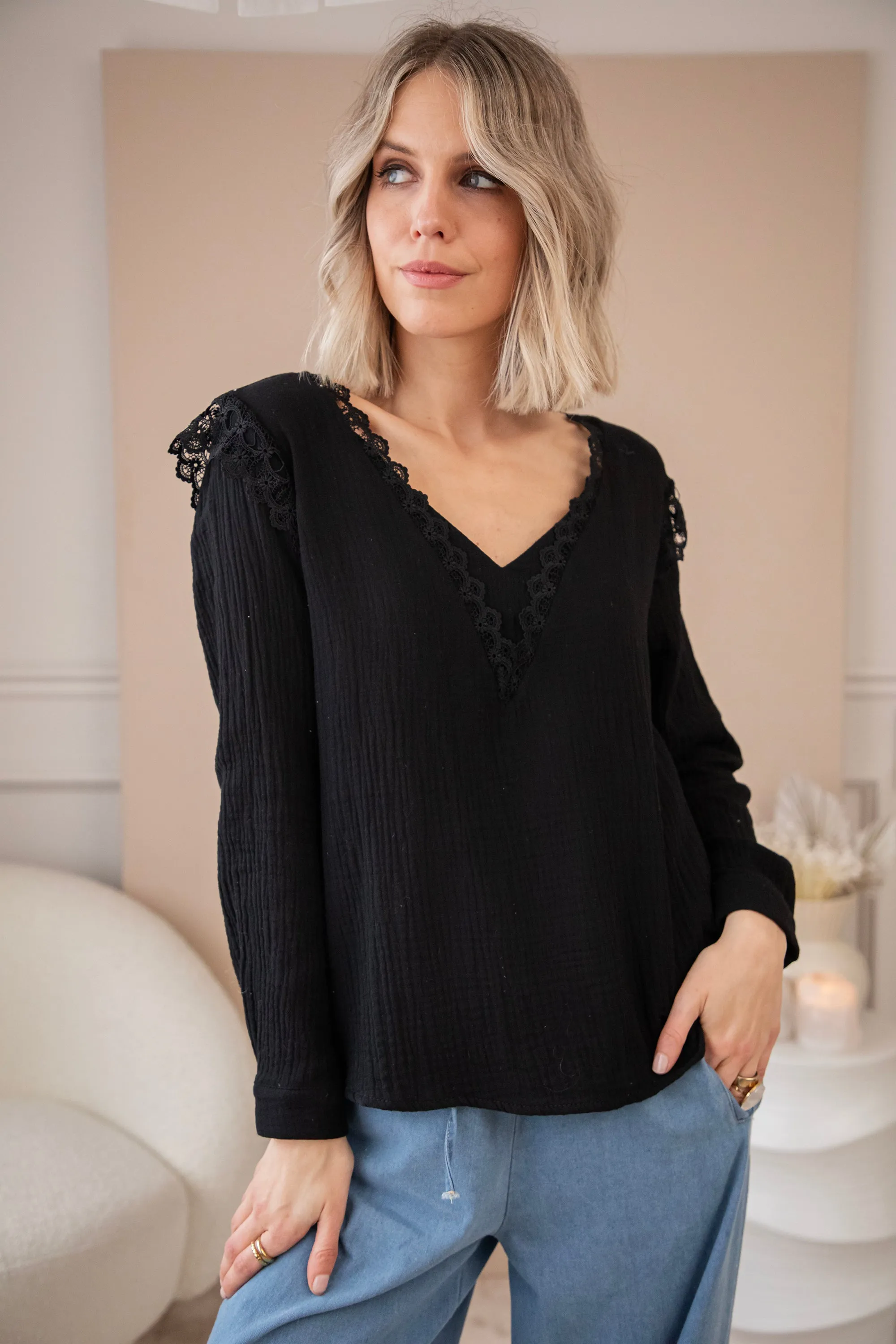 Love The Lace & Tetra Black - Blouse