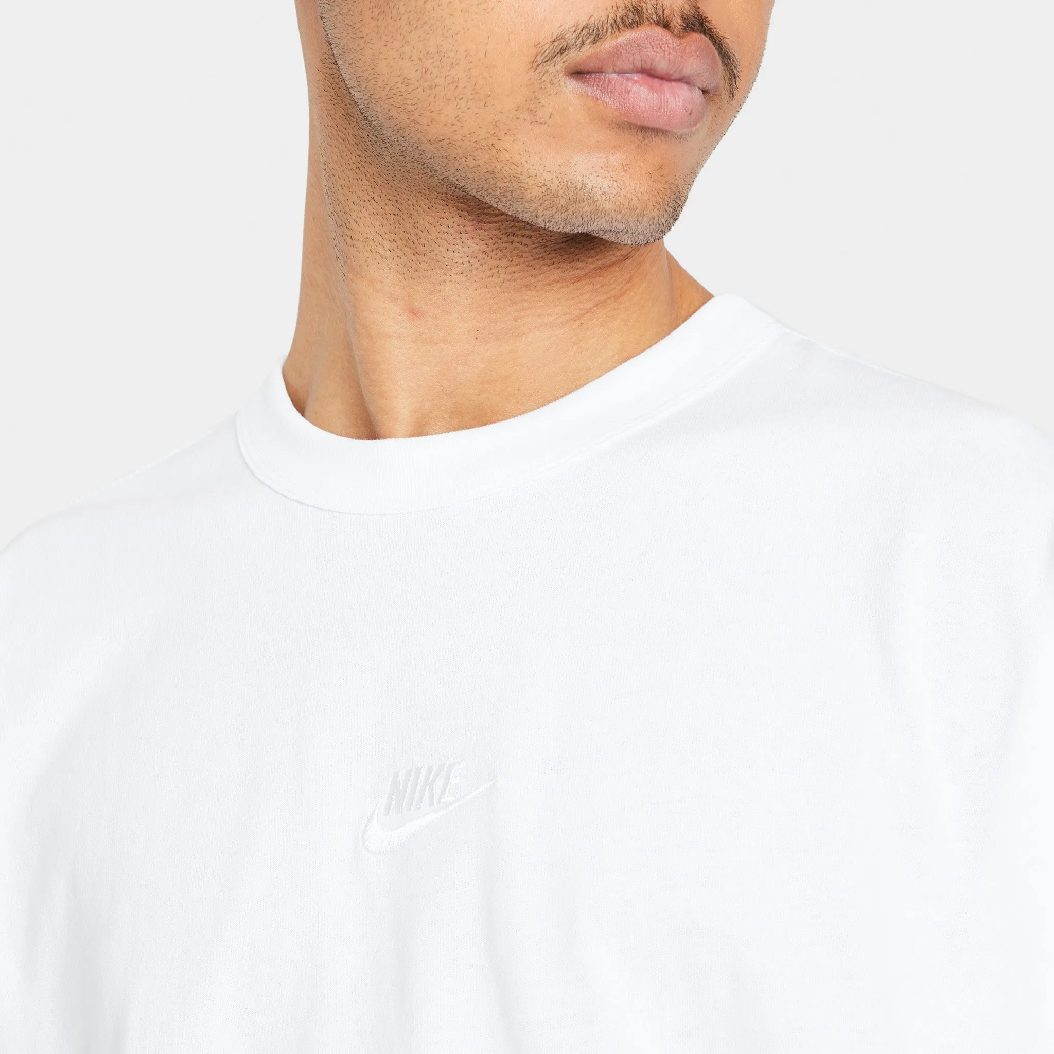 Nike Sportswear Premium Essential T-shirt  / White