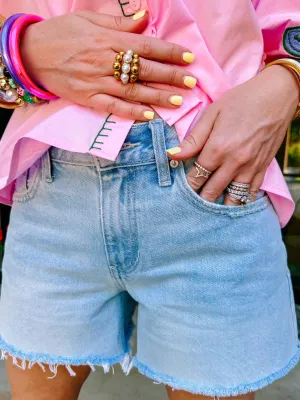 SADIE RELAXED RAW HEM DENIM SHORTS - LIGHT
