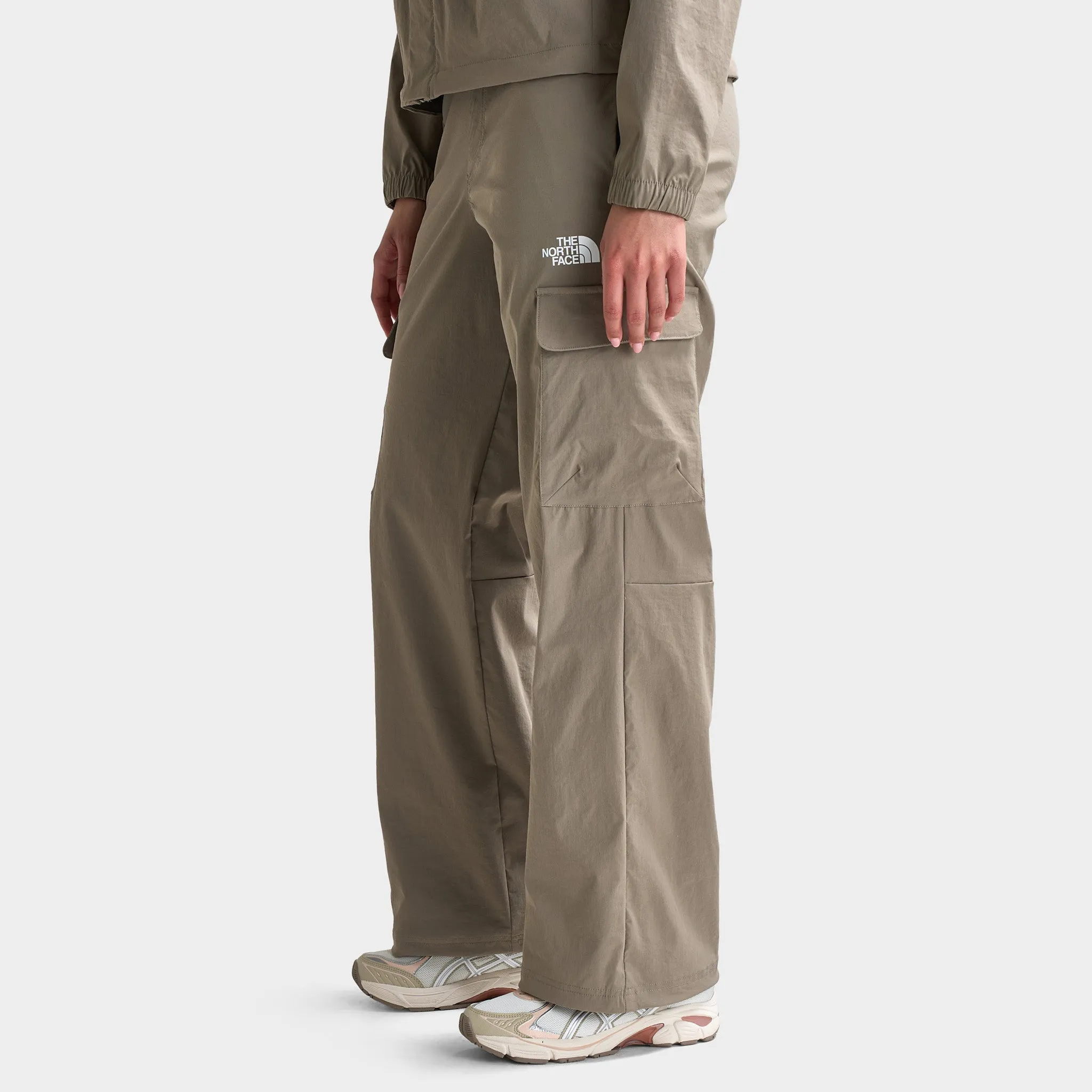 The North Face Women's Highwaist Cargo Pants / Brown