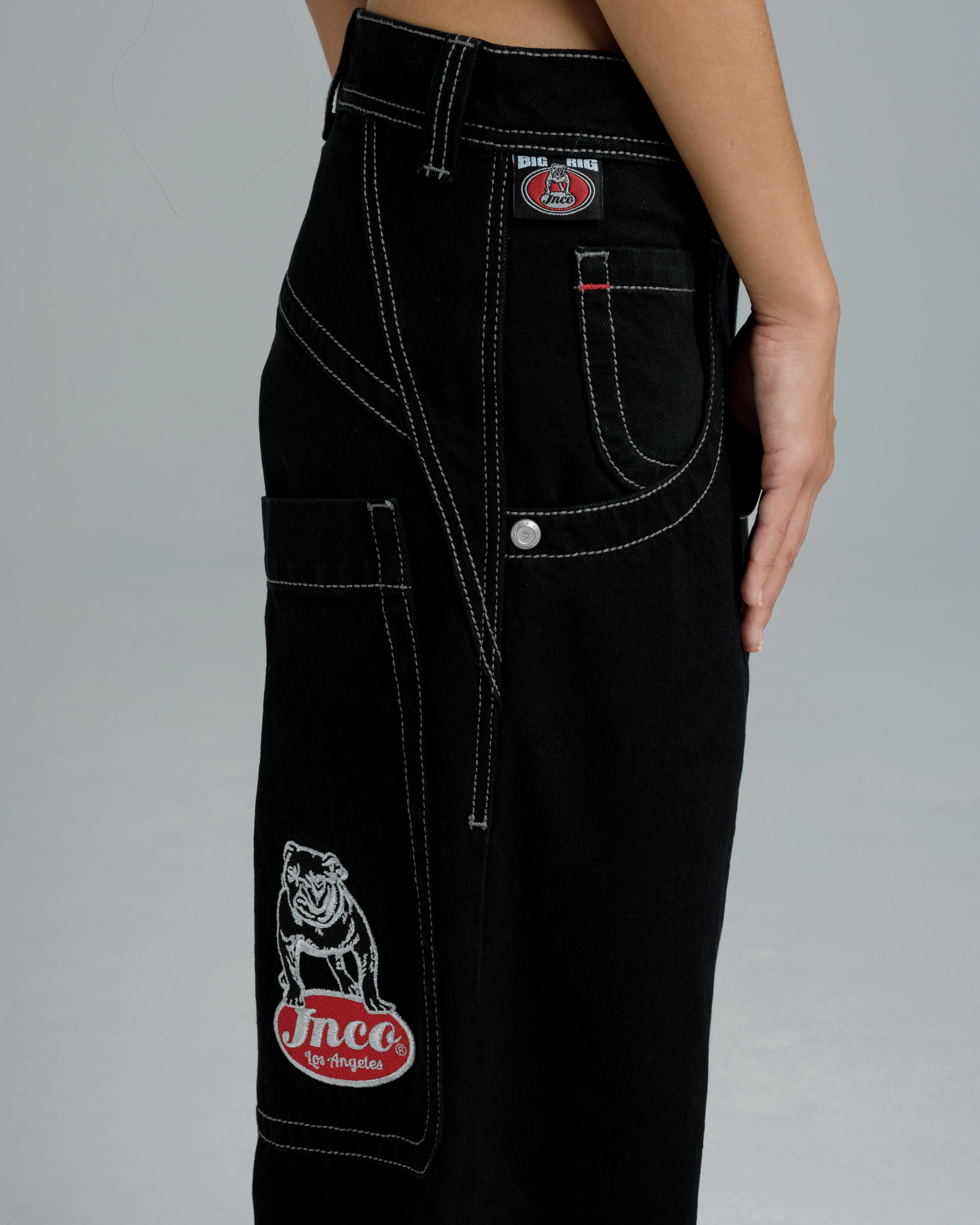 W Big Rig. 26. Jet Black.