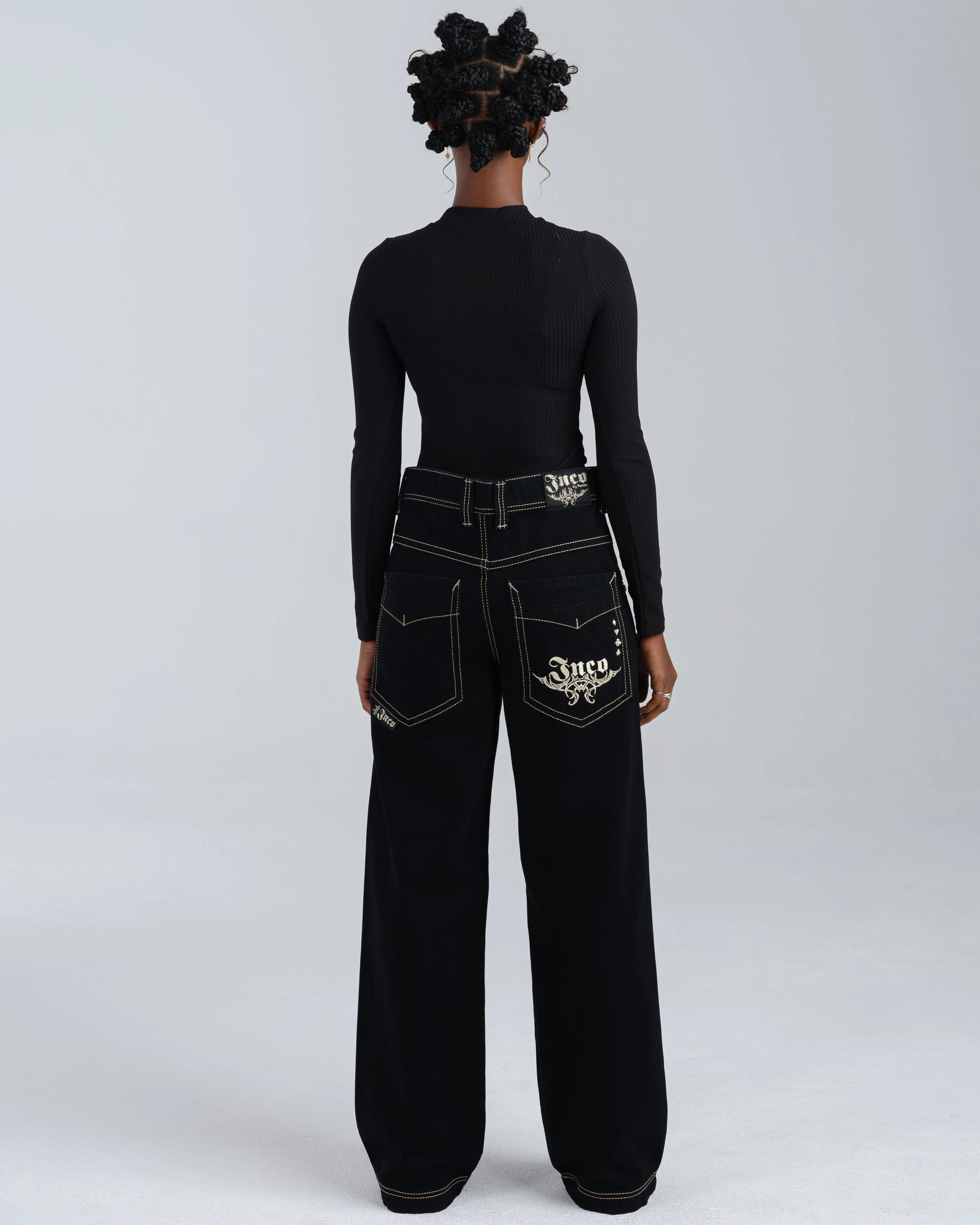 W Karatz. 23. Jet Black.