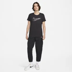 Women's Nike Sportswear Swoosh Graphic T-Shirt